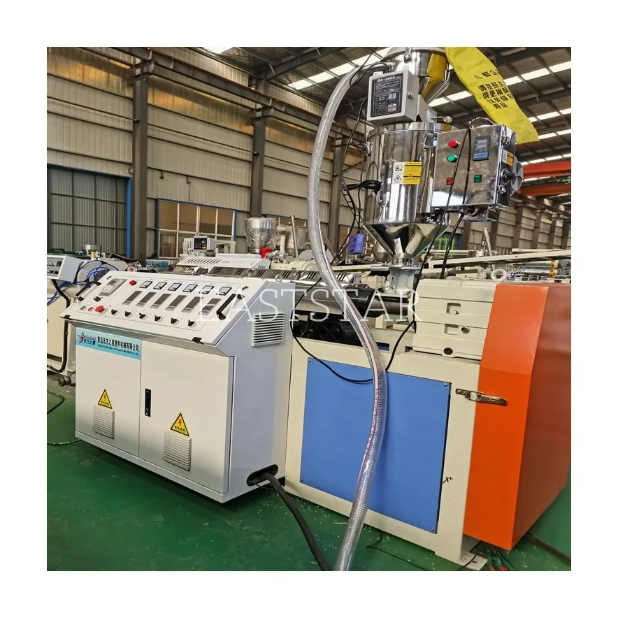 Tecnologie innovative guidano la produzione di bordi in PVC, ottenendo una produzione efficiente e precisa.