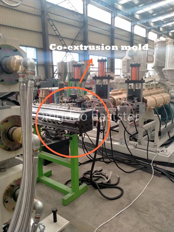 La linea di produzione professionale di fogli di coestrusione multistrato in ABS consente la produzione di materiali compositi ad alte prestazioni