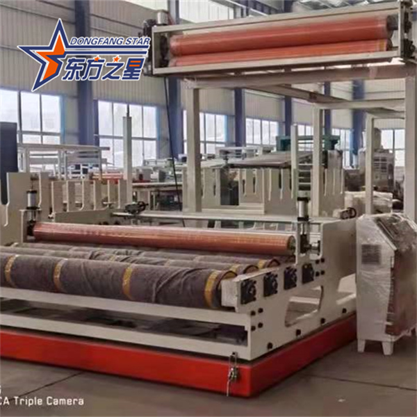 Macchina per laminazione roll-to-roll in TPE per tappetini per auto